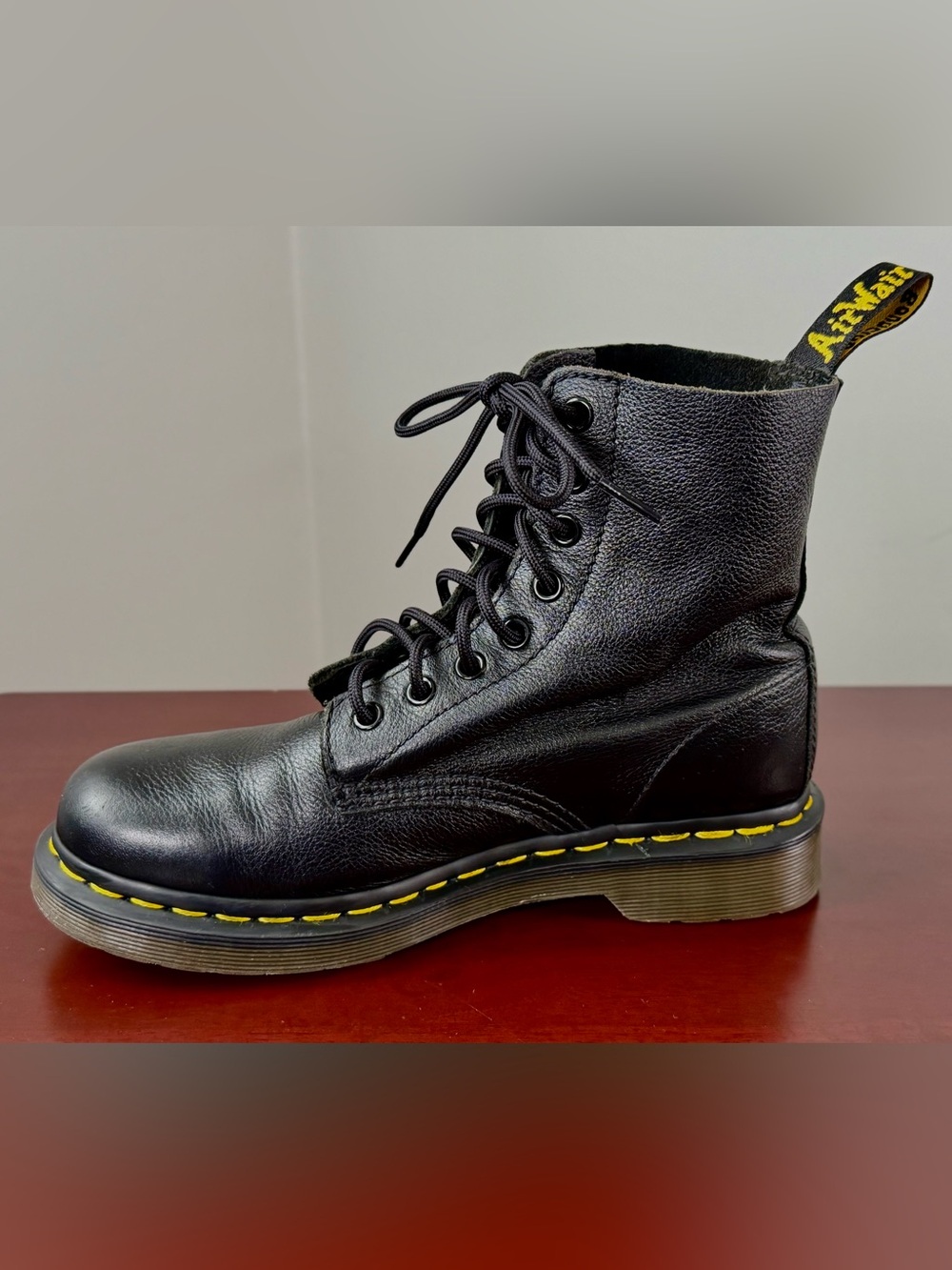 Dr Martens Pascal 1460 Black Leather Combat Boots Womens US 7 Lace Up AirWair